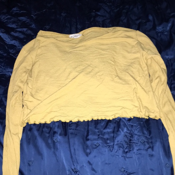 Crop top - Picture 1 of 1